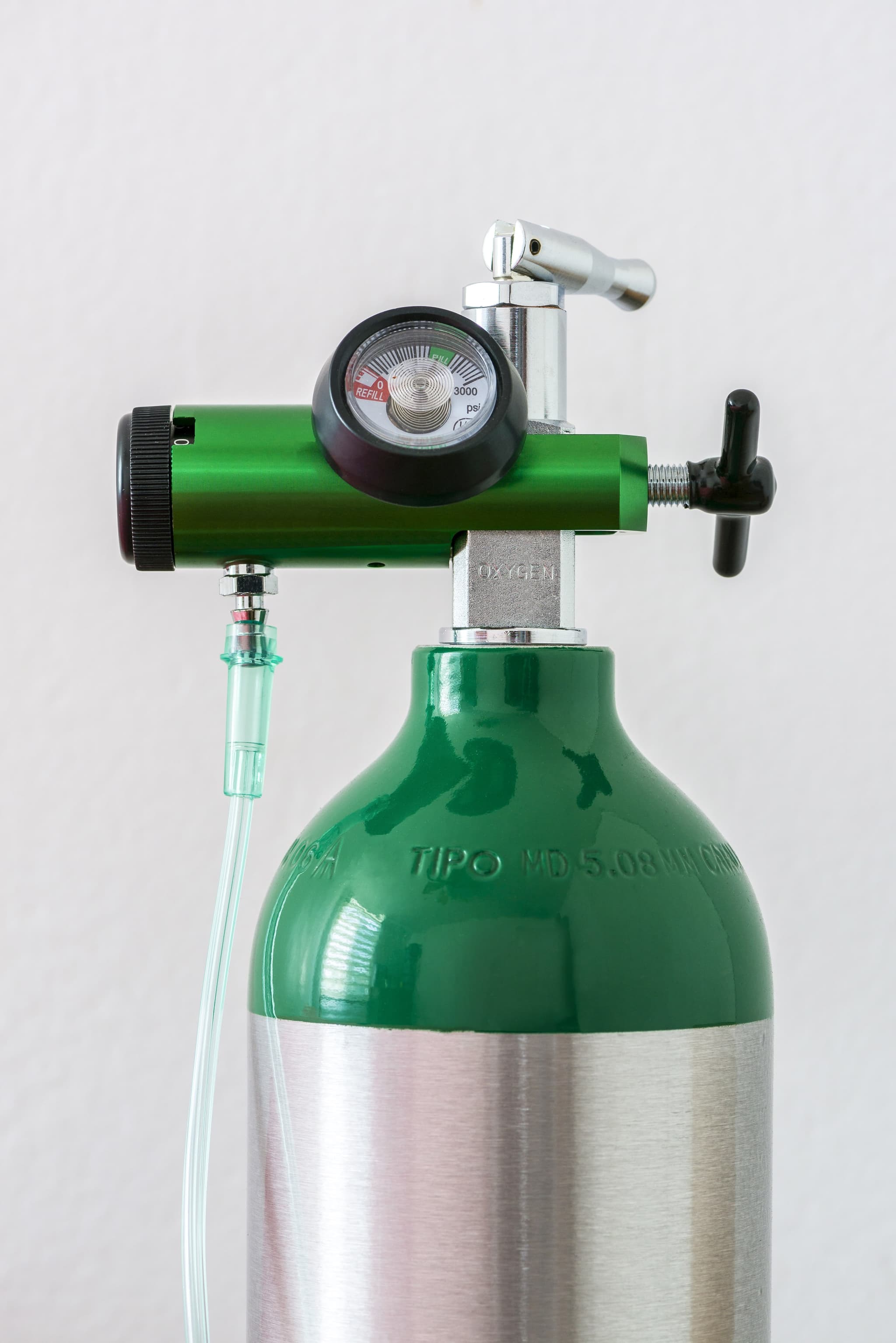 Emergency oxygen tank